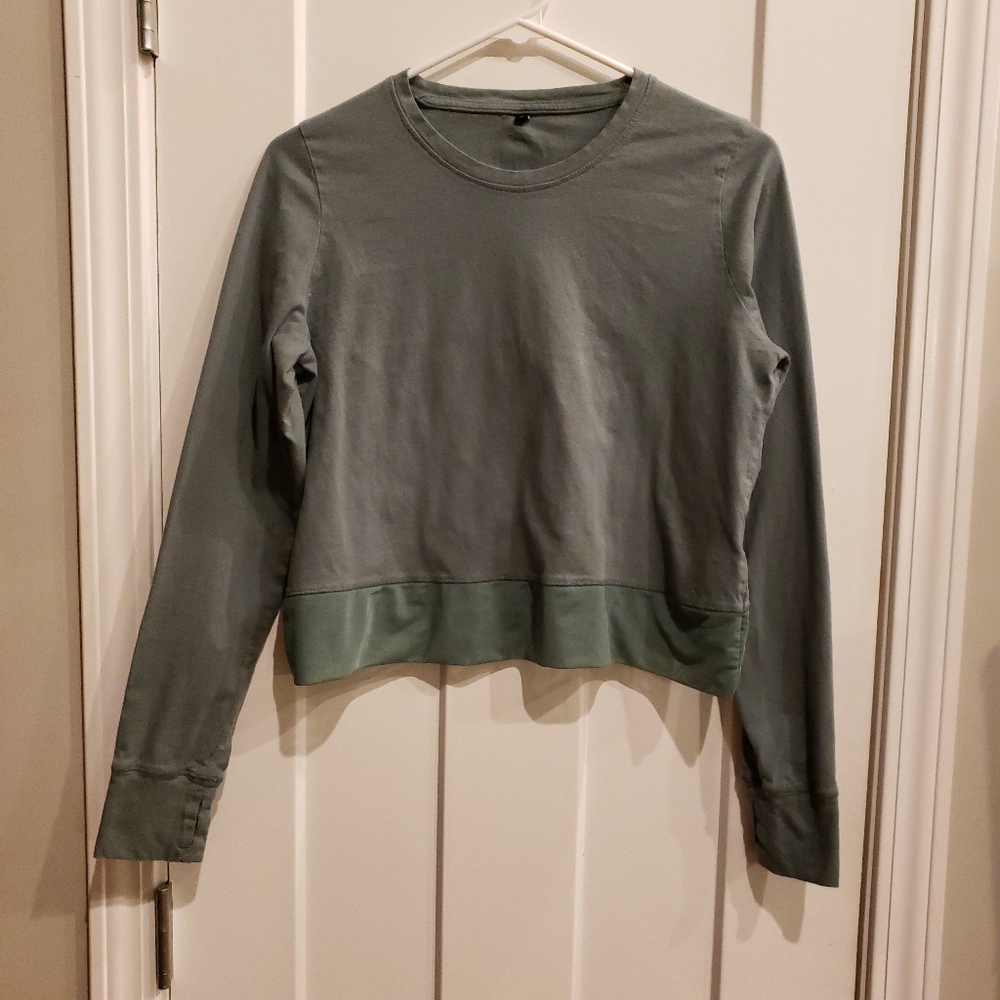 Green Crew Neck Long Sleeve Athletic Top